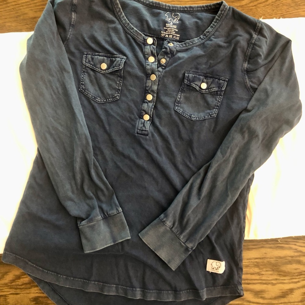 Ivory Ella Henley Shirt Navy Blue Size Medium